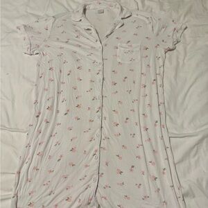 Staykation nightie size small. Only worn once!